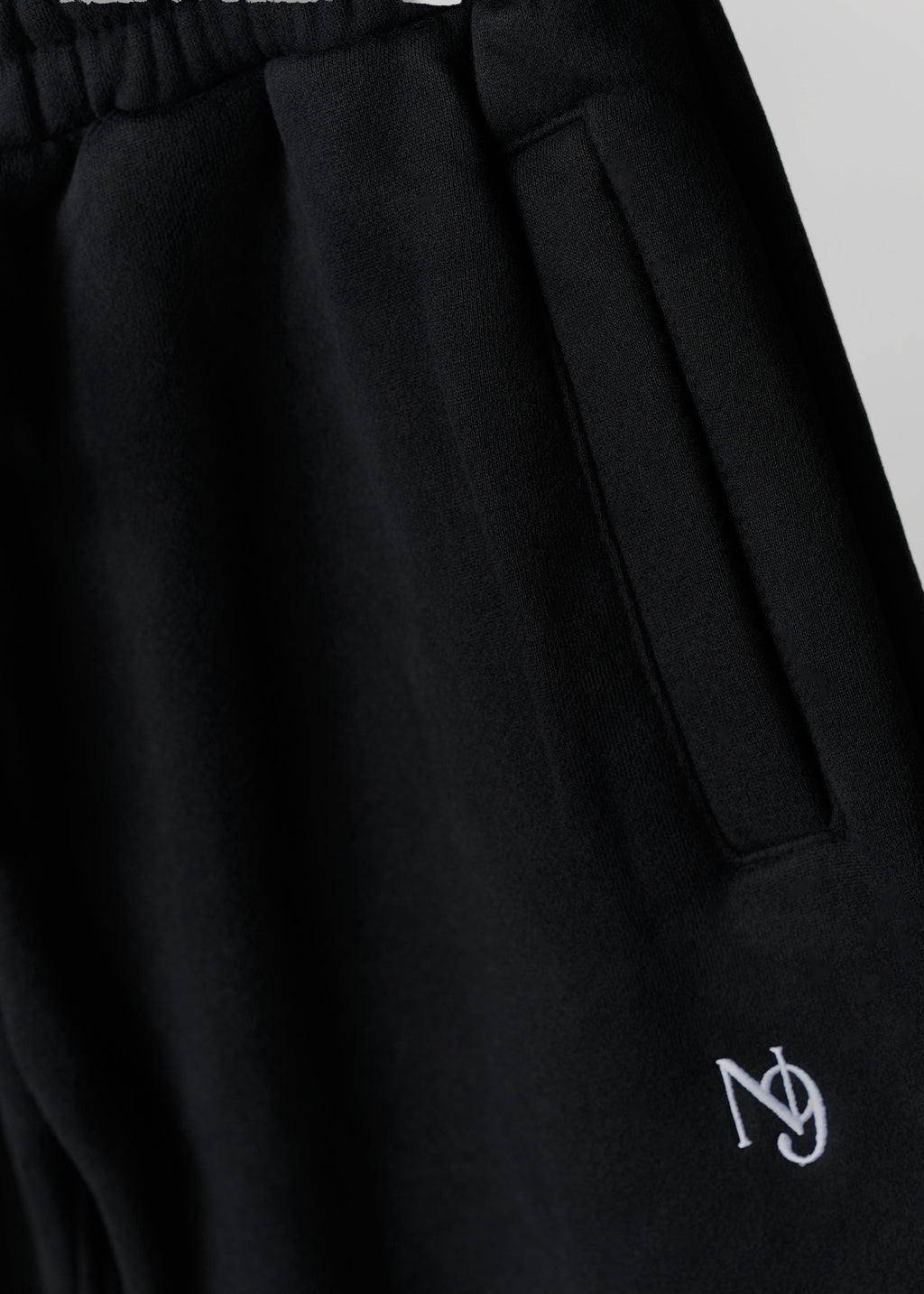 Neuf. Signature Sweatpants - Black